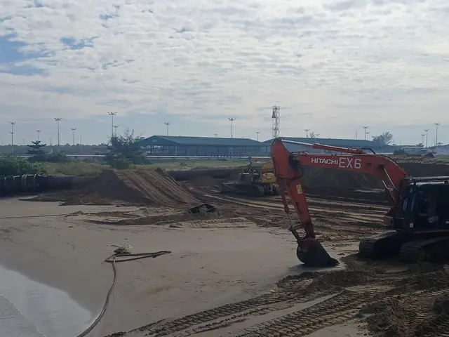 OMA dredging project operation at Samalaju and Bintulu Port — image 7